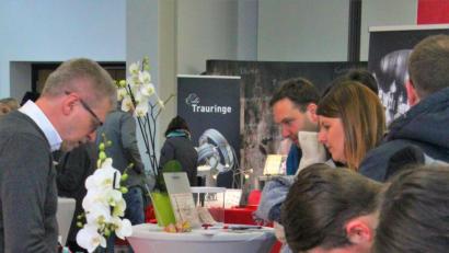 Bild: stg
Ringe sind natürlich wichtige Utensilien bei einer Trauung.