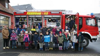 Bild: fpoz
Nach dem Besuch bei der Feuerwehr durfte ein Gruppenbild nicht fehlen.