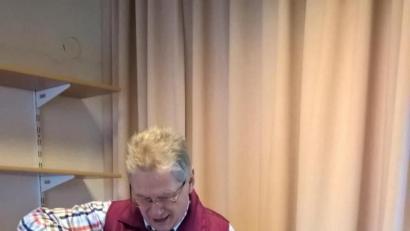 Bild: Veronika Denharter
Alois Tischler und Albert Kräuter gaben den kurzen Sketch „Beim Friseur“ zum Besten.