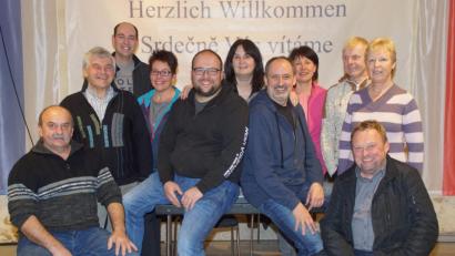 Bild: mmj
Die Darsteller aus den Reihen der Pascher-Laienspieler proben unter Leitung von Birgit Höcherl (Mitte) für den "Viehdiebstahl" - eine Aufführung aus der Reihe des "Königlich Bayerischen Amtsgericht".