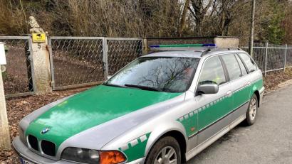 Bild: Petra Hartl
Dieser BMW ist regelmäßig in Sulzbach-Rosenberg unterwegs. Er sieht einem Polizei-Einsatzwagen sehr ähnlich. Möglicherweise handelt es sich sogar um ein ausrangiertes Modell der Polizei.