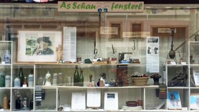 Bild: ü
Die neue Ausstellung im "Schaufensterl" am Marktplatz.