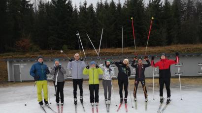 Bild: Kreisjugendring Tirschenreuth/exb
Die Schneeunterlage war zwar nicht groß, aber sie reichte aus, um den Skating-Kurs im Skilanglaufzentrum Silberhütte abzuhalten. 	Bild: Kreisjugendring Tirschenreuth/exb