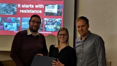 Bild: du
Stefan Dietl (rechts) hält einen Vortrag bei der Schirmitzer SPD mit Vorsitzender Nicole Bäumler.