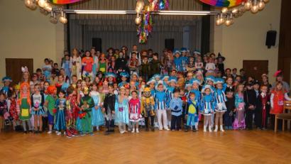 Bild: jr
Nahezu alle Kinder waren kostümiert zur Faschingsparty ins Josefsheim gekommen.