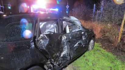 Bild: Polizeiinspektion Sulzbach-Rosenberg
Der Seat des Unfallverursachers wurde an der kompletten rechten Seite beschädigt.