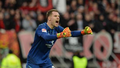 Bild: Timm Schamberger
Nürnberg jubelt: Nach der 1:4-Pleite gegen Hamburg hat der Club endlich wieder einen Dreier eingefahren. FCN-Torwart Christian Mathenia hielt zudem noch einen Elfmeter.
