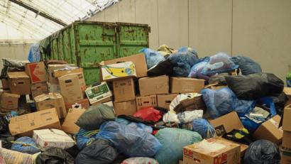 Bild: exb
Die Organisatoren von Space-Eye planten ursprünglich mit einem Hilfstransport nach Weihnachten – dass es am Ende 14 große Lkw-Ladungen mit insgesamt rund 130 Tonnen wurden, sprengte alle Erwartungen.
