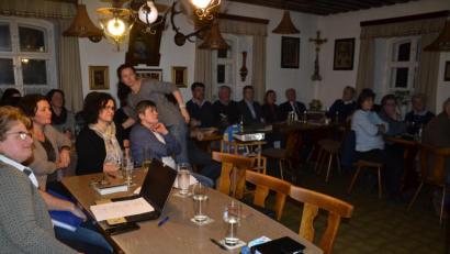 Bild: gi
In der Jahreshauptversammlung der "Missionsbrücke" im Gasthaus Bodensteiner in Tröbes zieht der Vorstand eine eindrucksvolle Bilanz.