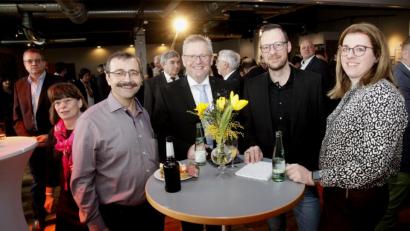 Bild: Hirsch
Beim Empfang der Stadt hatten die geladenen Gäste die Möglichkeit, mit Oberbürgermeister Andreas Feller (Mitte) ins Gespräch zu kommen.