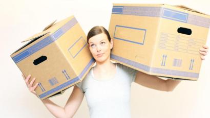 Bild:  #CNF – stock.adobe.com
Wenn wir uns von unnötigem Ballast befreien, schaffen wir nicht nur mehr Lebensqualität, sondern können anderen auch noch eine Freude machen, indem wir Aussortiertes verschenken oder spenden.