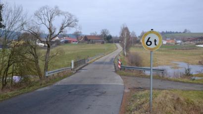 Bild: gi
Bei den Haushaltsberatungen der SPD-Moosbach wurde das Fehlen einer Straßenbau-Prioritätenliste für die Jahre 2021 bis 2023 bemängelt. Auch die Verbesserung der Straßen im Raum Isgier, vor allem an der Pfreimdbrücke gehöre dahin, meinte Gemeinderat Hans Maier.