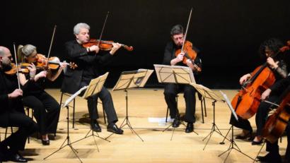 Bild: Kunz
Das Sestetto Stradivari Ensemble beim Weidener Meisterkonzert in der Max-Reger-Halle.