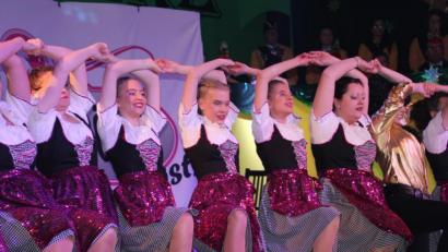 Bild: kro
Ein Genuss, die Schautanzgarde der Helenesia Mehlmeisel mit ihrer Version des Musicals "Im weißen Rössl".