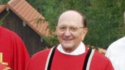 Bild: dob
Studiendirektor Georg Gollwitzer kehrte gerne in seinen Heimatort zurück. Vor allem der Bau der neuen Marienkapelle "Mariä Geburt" erfreuten den Priester und gerne kam er zu den Patroziniumsfeiern. Jetzt ist er mit fast 95 Jahren verstorben.