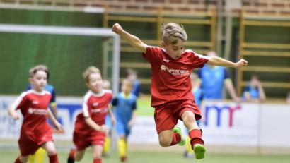 Bild: Hubert Ziegler
Ein mächtiger Sprung nach einem Tor: So sieht der Jubel bei den F-Junioren des FSV Gärbershof aus.