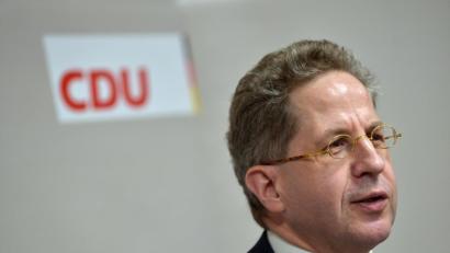Bild: Heiko Rebsch/dpa
Am Mittwoch hielt Hans-Georg Maaßen, ehemaliger Präsident des Bundesamtes für Verfassungsschutz, bei einem Gesprächsabend der CDU in Landsberg (Sachsen-Anhalt) einen Vortrag zum Thema "Wie sicher ist unsere Demokratie?" Am 14. Februar kommt er auf Einladung der Werteunion und der Union der Vertriebenen nach Weiden.