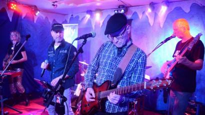 Bild: Kunz
"Steely Five" aus Regensburg mischen die "Live Stage" auf.