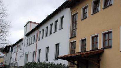 Bild: sche
Nach der Außensanierung beginnt an der Grund- und Mittelschule Wutschdorf heuer die Renovierung des Innern.