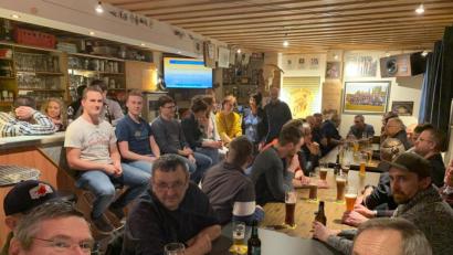 Bild: bey
Bürgermeisterkandidat Reinhard Sollfrank (links) hat klare Vorstellungen von seiner Amtsführung: Er will mit den Bürgern reden, vor allem aber zuhören und vermehrte echte Präsenz im Landrichterschloss zeigen.