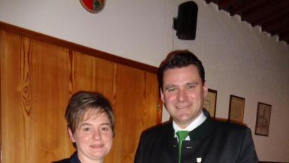 Bild: amö
Bürgermeisterin Sonja Meier und Landrat Thomas Ebeling zogen beim Wahlkampfauftakt der CSU Winklarn eine Bilanz ihrer Arbeit.