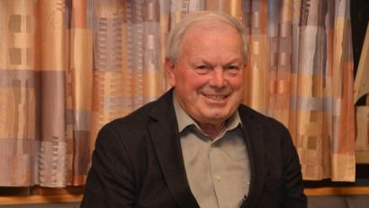 Bild: dob
Johann Gösl führt die FDP/UW-Stadtratsliste an und steht mit seinen Parteimitgliedern für demokratische Meinungsvielfalt.