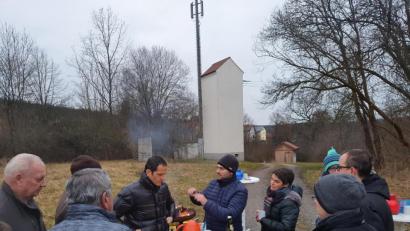 Bild: exb
Albert Rupprecht informiert beim Bahnsteiggespräch der CSU.