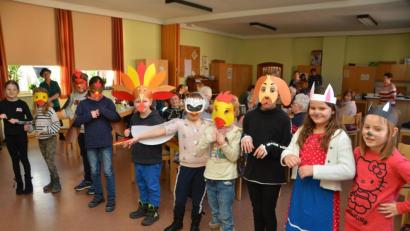 Bild: dob
In die bunte Tierwelt entführten die Hortkinder und entzückten mit einem lustigen Watschel-Tanz.