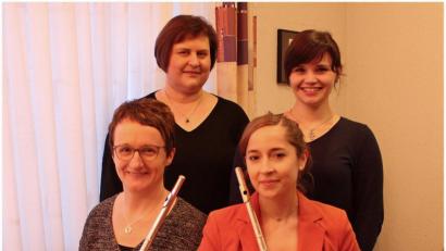 Bild: hbl
Marion Elling, Klara Bäumler, Annemarie Bauer und Maren Gleixner (von links) treten im Café Federkiel auf.