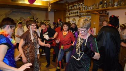 Bild: bnr
Beim Frauenfasching wurde getanzt, bis die Sohlen rauchten.