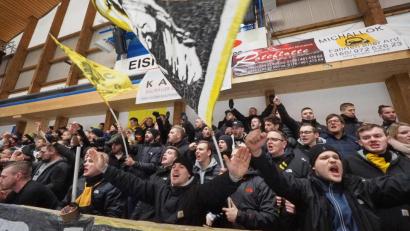 Bild: ref
Vor eigenem Publikum gab der ERSC Amberg die meisten Punkte ab - gegen Dingolfing soll die volle Ausbeute wieder her. Die Fans machen garantiert wieder entsprechend Stimmung.
