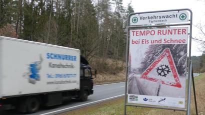Bild: rn
Für ihre Anliegen wirbt die Verkehrswacht Eschenbach auch auf Plakaten.