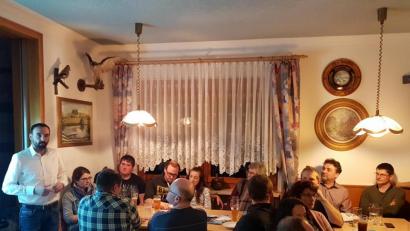 Bild: gi
Die CSU-Kandidaten um ein Gemeinderatsmandat sowie Bürgermeisterkandidat Armin Bulenda (links) standen Rede und Antwort.