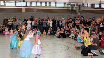 Bild: stg
Die Aufführungen der Zumba-Kids begeisterten die kleinen und großen Gäste