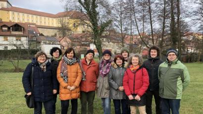 Bild: bmr
Der Ortsverband der Grünen besucht das alte Stadtbad und diskutiert darüber, wie die Stadt noch lebenswerter gestaltet werden kann.
