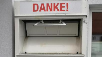 Bild: mde
Der Kleider- und Schuhspendecontainer an der Bayreuther Straße beim Rotkreuzhaus in Kemnath.
