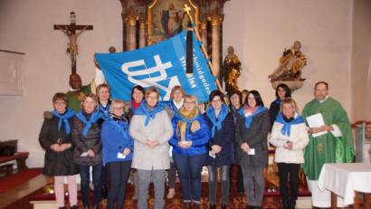 Bild: di
Die neuen Mitglieder des Frauenbunds Schmidgaden (von links) Hildegard Zeitler, Tanja Richthammer, Barbara Eytzinger, Michaela Dirrigl, Christine Bauer, Petra Dobler, Manuela Messer, Erika Müller und Geistlicher Beirat Pfarrer Gerhard Wagner.