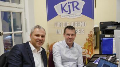 Bild: Kreisjugendring Tirschenreuth/exb
Jürgen Preisinger (link) und Andreas Malzer moderieren die Veranstaltung.
