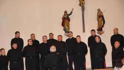 Bild: ads
Der russische Don-Kosaken-Chor unter der Leitung von Wanja Hlibka bescherte den Konzertgästen in der Pfarrkirche St. Michael in Poppenricht einen außergewöhnliches, musikalisches Erlebnis.