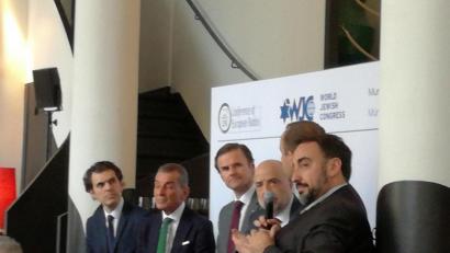 Bild: Alexander Pausch
Der ehemalige Online-Sicherheitschef von Facebook und heutige Professor der Stanford University, Alex Stamos (rechts), wies beim MSC 2020 Side-Event "Combating Hate Crime" die Kritik an Facebook zurück.