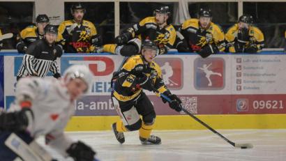 Bild: Reiner Fröhlich
Der Blick geht nach vorne, der ERSC Amberg (im Bild Stefan Huber beim Angriff) hat die Play-off-Spiele um den Aufstieg zur Bayernliga im Visier. Gegner im Heimspiel am Sonntag ist der VfE Ulm/Neu-Ulm.