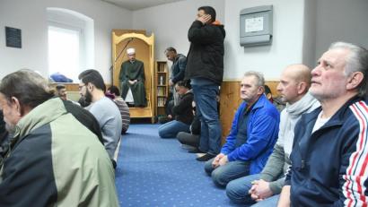 Bild: Gabi Schönberger
"Wir beten für Frieden für die Welt im Namen Mohammeds", sagt Imam Maher Khedr in der Weidener Moschee des Deutschsprachigen Muslimenkreises.