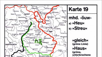 Bild: slu
Karte 19 aus dem Werk von Adolf Gütter „Nordbairischer Sprachatlas“ aus dem Jahr 1971 zeigt das Verbreitungsgebiet der dialektalen Aussprache von „Heu“ und „gleich“ (grüne Linie im Südosten). Das blau ausgewiesene Gebiet wurde im Rahmen eines Schulprojekts in die Karte eingefügt. Es kennzeichnet die Schulregion der Staatlichen Realschule Neunburg vorm Wald.