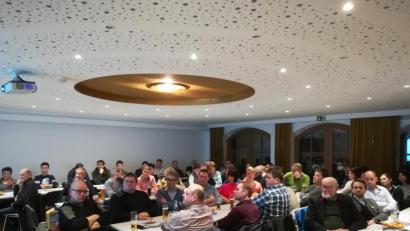 Bild: exb
Die CSU-Veranstaltung im Gasthaus Wurzer ist gut besucht.