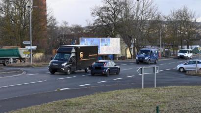 Bild: gf
Mit einem Kreisverkehr oder Linksabbiegespuren könnten in diesem Kreuzungsbereich Gefahrensituationen entschärft werden.