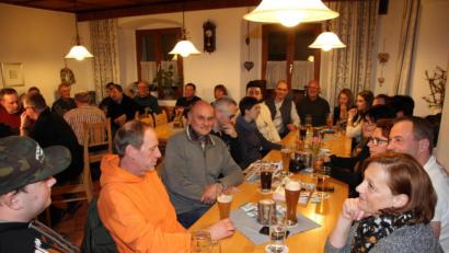 Bild: kro
Auf großes Interesse stieß die Wahlversammlung der Freien Wähler am Freitagabend in Münchenreuth.
