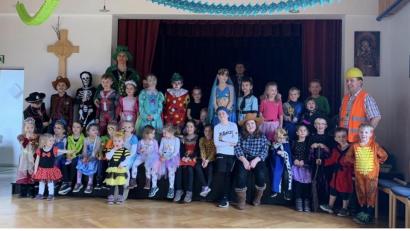 Bild: exb
Die kleinen Faschingsfans haben sichtlich Spaß beim Kinderfasching der DJK Neuhaus.