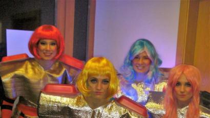 Bild: rth
Fantasievolle Masken sind beim Weiberfasching des FC Freihung zu bewundern.