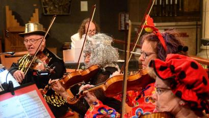 Bild: Kunz
Das Streichquartett spielt den Bert-Kaempfert-Klassiker "Spanish Eyes".