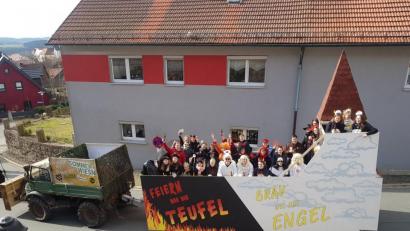 Bild: fvo
Landjugend mit besonderen Faschingswagen bei der Probefahrt